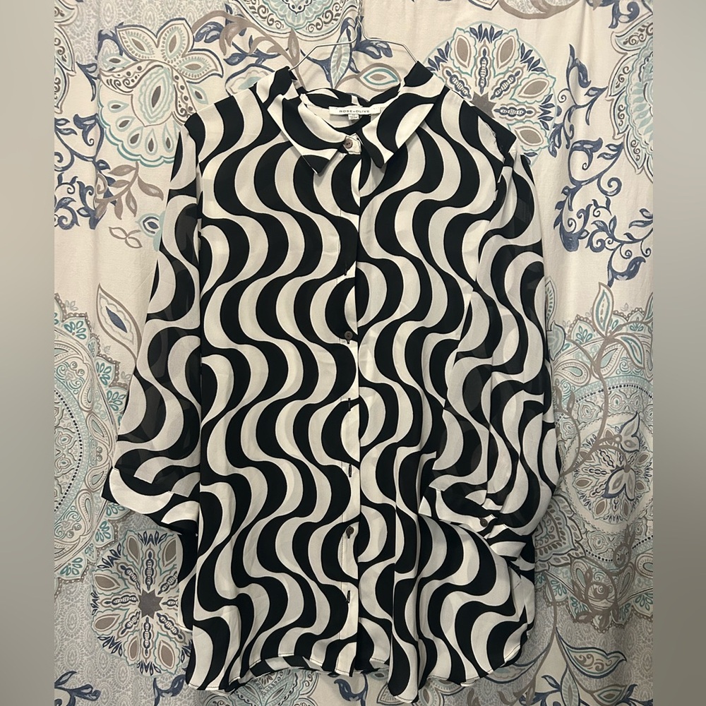 Wavy Stripe Button-Down Blouse - Black & White